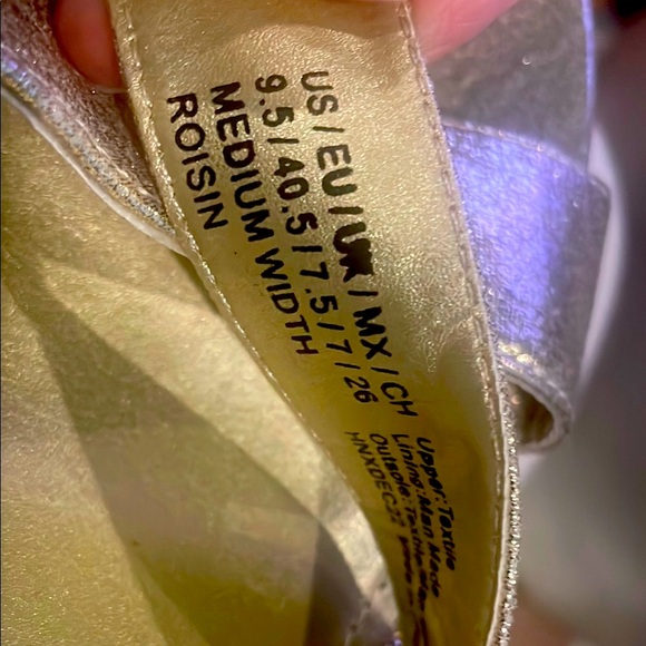 **Spring and Summer Shine!!** Steve Madden ROISEN Gold Strappy Sandals 9.5M - Picture 6 of 8